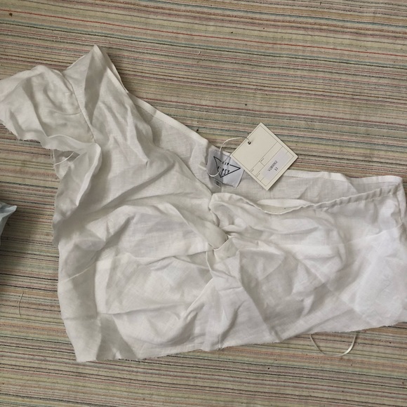 Verge Girl One Shoulder Ruffle Top - Picture 4 of 4